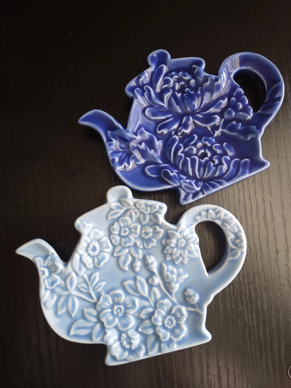 Grasslands Road Blue Ceramic Teabag Holders Floral Tea Pot Design